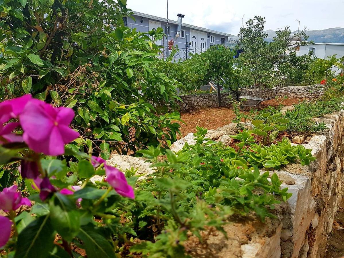 Aira Apartment Himare Luaran gambar