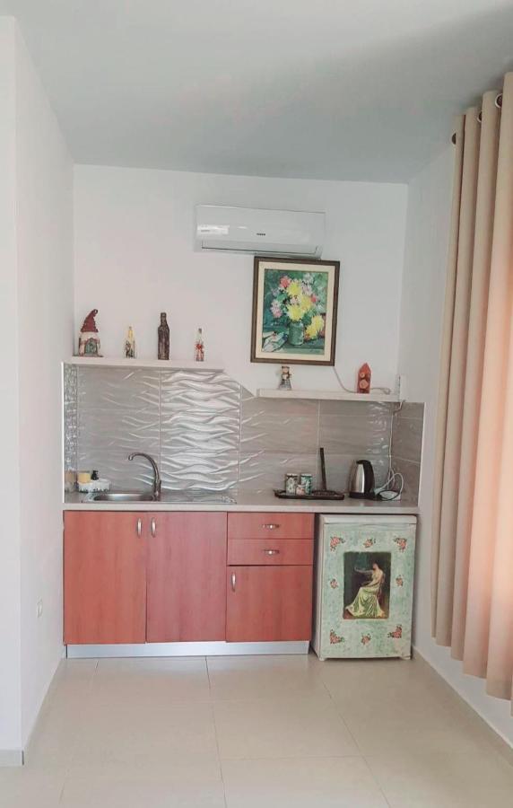 Aira Apartment Himare Luaran gambar